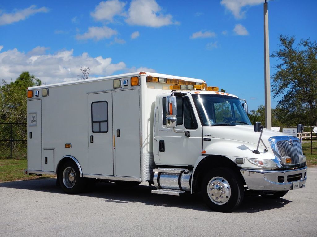 International 4300 Ambulance Pass-thru 1 Owner Dt466 Allison Fl Truck Conversion