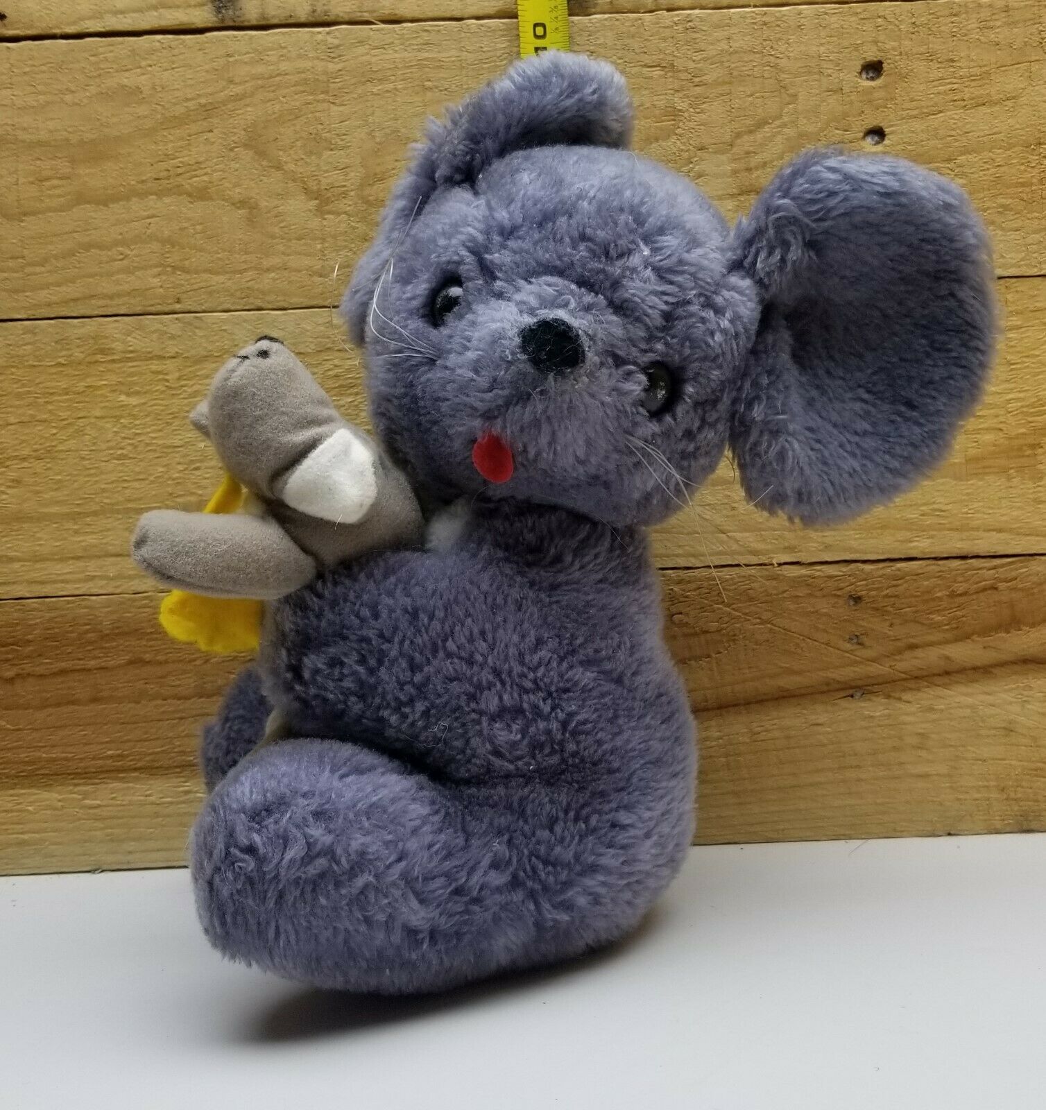 1973 Vintage Dankin Grey Mouse Holding Slice Of Cheese And Stuffed Toy